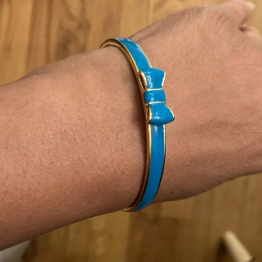Kate Spade Take A Bow Enamel  Bangle Bracelet, Blue & Gold  - NWOT - Picture 7 of 8